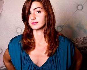 С чем носить синее платье